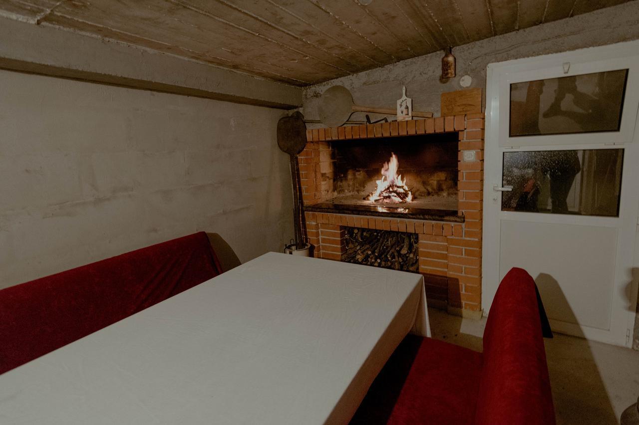 Apartman Fjaka シベニク エクステリア 写真