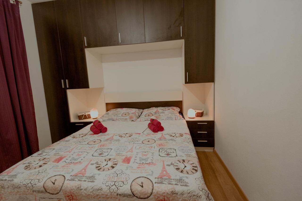 Apartman Fjaka シベニク エクステリア 写真